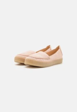 Clarks Barleigh Low - Trainers - Pale Peach -Clothing Category Store 04b325dcbdbf409d811959d36e4dc12b