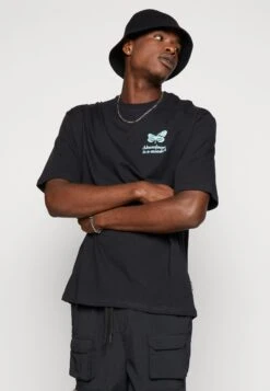 YOURTURN Chest Tee Unisex - Print T-Shirt - 802 - Black -Clothing Category Store 0df043f7336d4498b652bc179d5ab6ee