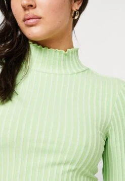 Selected Femme Slfwilma T Neck - Long Sleeved Top - Pistachio Green 13 Selected Femme Slfwilma T Neck - Long Sleeved Top - Pistachio Green -Clothing Category Store 133104508bab4ce0bc627a5dcf3faab4