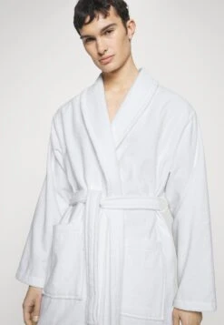 Pier One Shawl Towel Bathrobe - Dressing Gown - White -Clothing Category Store 1750537fe5284a27957b17c8aded1f98