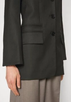 By Malene Birger Essentials Porter - Short Coat - Black -Clothing Category Store 1d824c12b2e74d3f8644551ac8c447c8