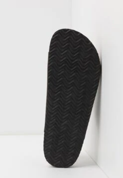 Pier One Unisex - Slippers - Brown -Clothing Category Store 23e143c048ee4fd8b5e22a3556ccfbfb