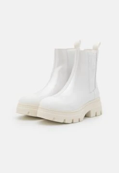 Calvin Klein Jeans Chunky Combat Chelsea Boot - Platform Ankle Boots - White -Clothing Category Store 27df2b3a01cb445ab29da5d785bbe239