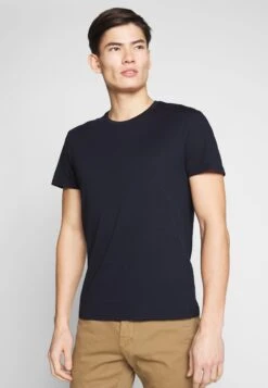 Pier One 2 Pack - Basic T-Shirt - White/Dark Blue -Clothing Category Store 29e824f9825c4b58be6620e83ee4ac6b