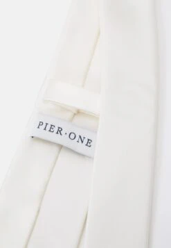 Pier One Set - Pocket Square - White -Clothing Category Store 42cb520aca934f35a8d84b5e9545053f