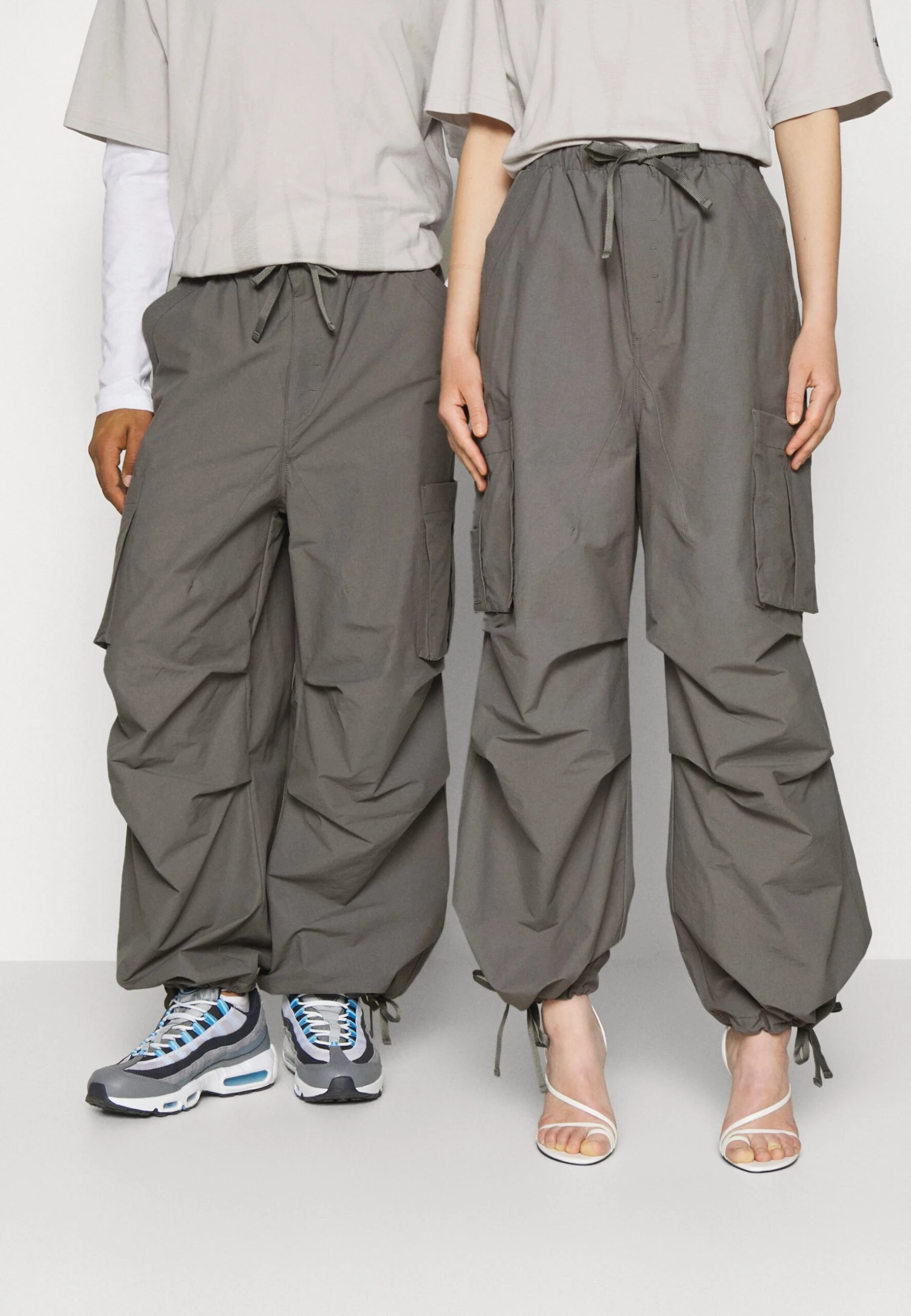 YOURTURN Unisex - Trousers - Dark Grey 3 YOURTURN Unisex - Trousers - Dark Grey