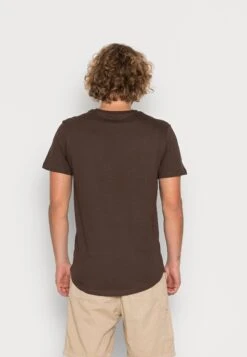 Jack & Jones Jjenoa Ss Crew Neck Noos - Basic T-Shirt - Mulch -Clothing Category Store 4b92c30f96c84aa484fed4e6d3325d26
