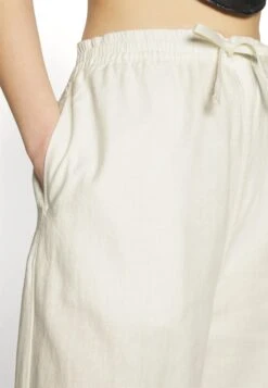 YOURTURN Genderless Parachute Unisex - Trousers - White 13 YOURTURN Genderless Parachute Unisex - Trousers - White -Clothing Category Store 550eb4063f7e4f1cbca9890550f66ec1