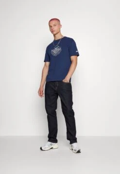 Volcom Solver - Straight Leg Jeans - Rinse -Clothing Category Store 5b9bff80898446458c0188106398cfd4