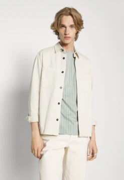 Pier One Print T-Shirt - Light Green 11 Pier One Print T-Shirt - Light Green -Clothing Category Store 6b994c12a7eb43a3bc1fbdc857e66eed