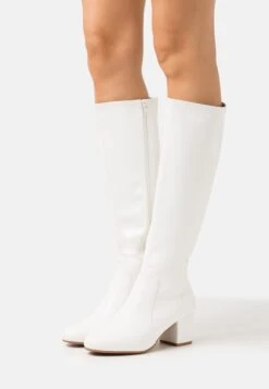 Clothing Category Store 40 Anna Field Boots - White