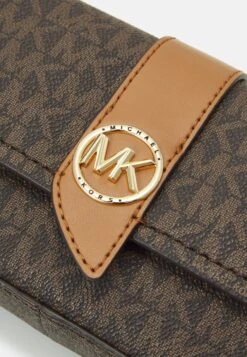 MICHAEL Michael Kors Greenwich Xs Sling Xbody - Across Body Bag - Brown/Acorn 9 MICHAEL Michael Kors Greenwich Xs Sling Xbody - Across Body Bag - Brown/Acorn -Clothing Category Store 787f459eca434a9e9319a08c1184d078