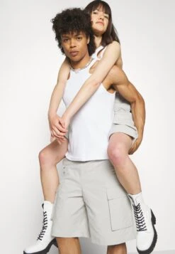 YOURTURN Unisex - Shorts - Light Grey 12 YOURTURN Unisex - Shorts - Light Grey -Clothing Category Store 85d9b741d2b249b68f2e49464d4e5111