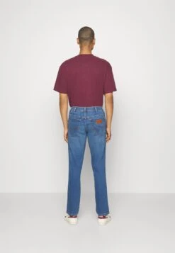 Wrangler Texas- Slim Fit Jeans - Pisces -Clothing Category Store 953a10bf081849919c747c1880a66489