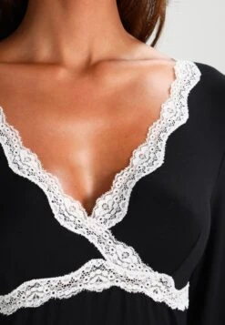 Anna Field Heidi Long Sleeves Viscose Nightdress - Nightie - Black -Clothing Category Store 9cbb26f39b384778a8a395532fe9436b