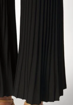 By Malene Birger Laja - Trousers 15 By Malene Birger Laja - Trousers -Clothing Category Store 9d6819edc6204d0d85be27f8da6a6044