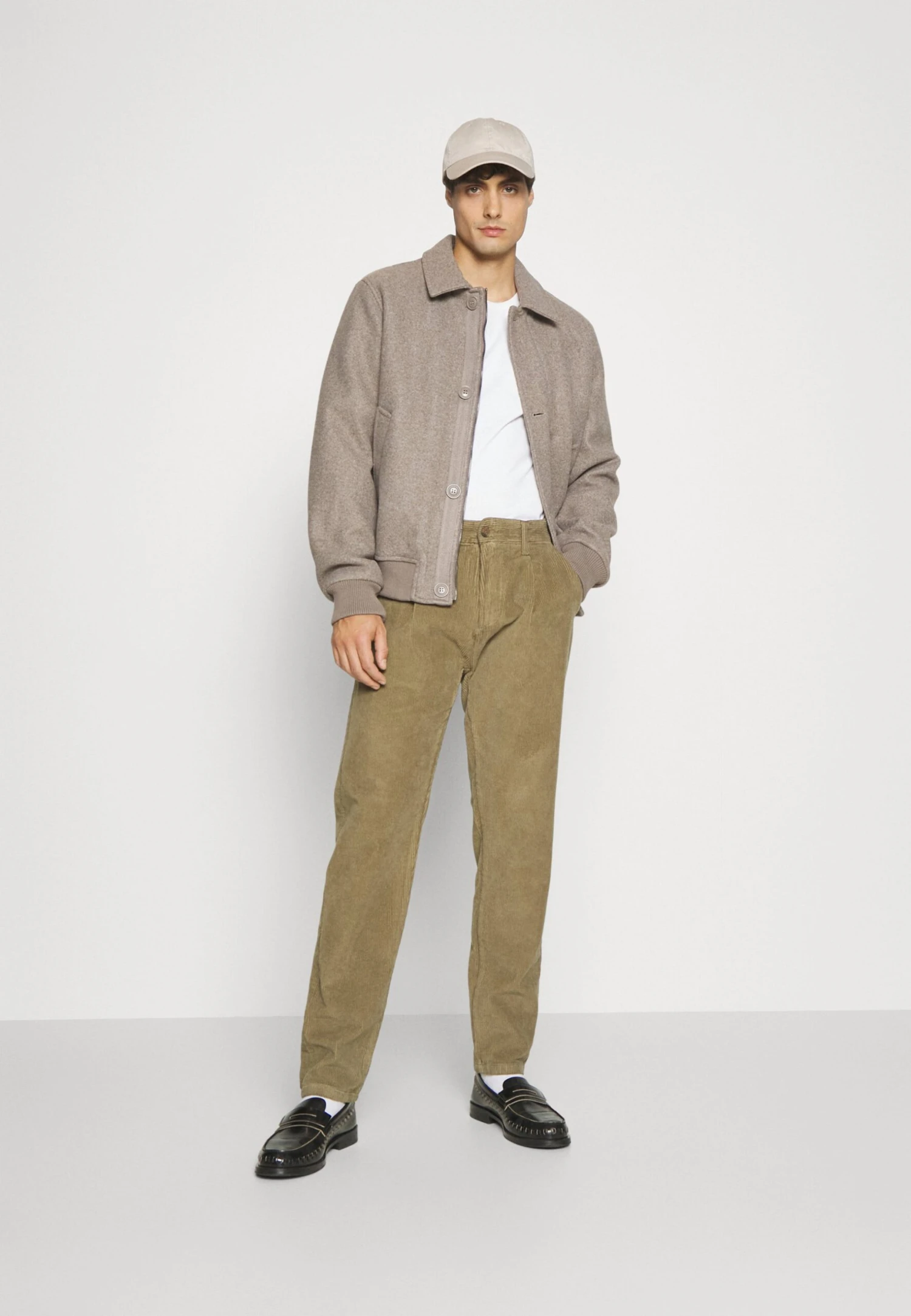 Indicode Jeans Trousers - Capers 4 Indicode Jeans Trousers - Capers - Image 2