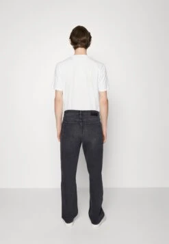 Steve Overdyed Black - Relaxed Fit Jeans - Overdyed Black -Clothing Category Store aea29ae6fad34b28b308351dc4f1fe86