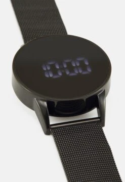Pier One Smartwatch - Black 11 Pier One Smartwatch - Black -Clothing Category Store bbf012a8af8349bfa24143042376f060