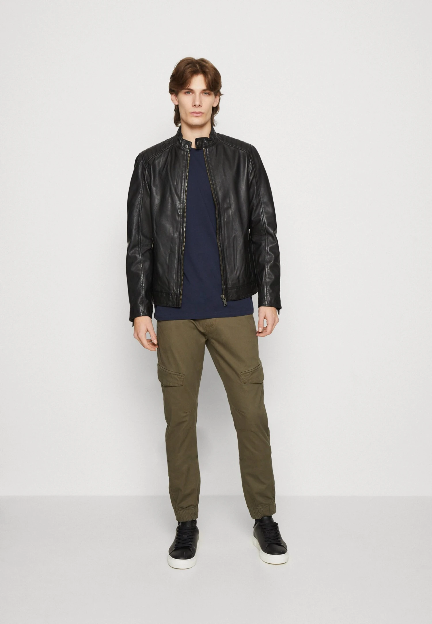 Indicode Jeans Javier - Cargo Trousers - Army 4 Indicode Jeans Javier - Cargo Trousers - Army - Image 2