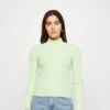 Selected Femme Slfwilma T Neck - Long Sleeved Top - Pistachio Green -Clothing Category Store cfb86275e14348fa8a02f18e05184e62