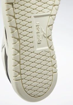 Reebok Classic Club C Double - Trainers - Chalk Core Black Chalk -Clothing Category Store d8dfe14584004d46b91e3e5f32392c07