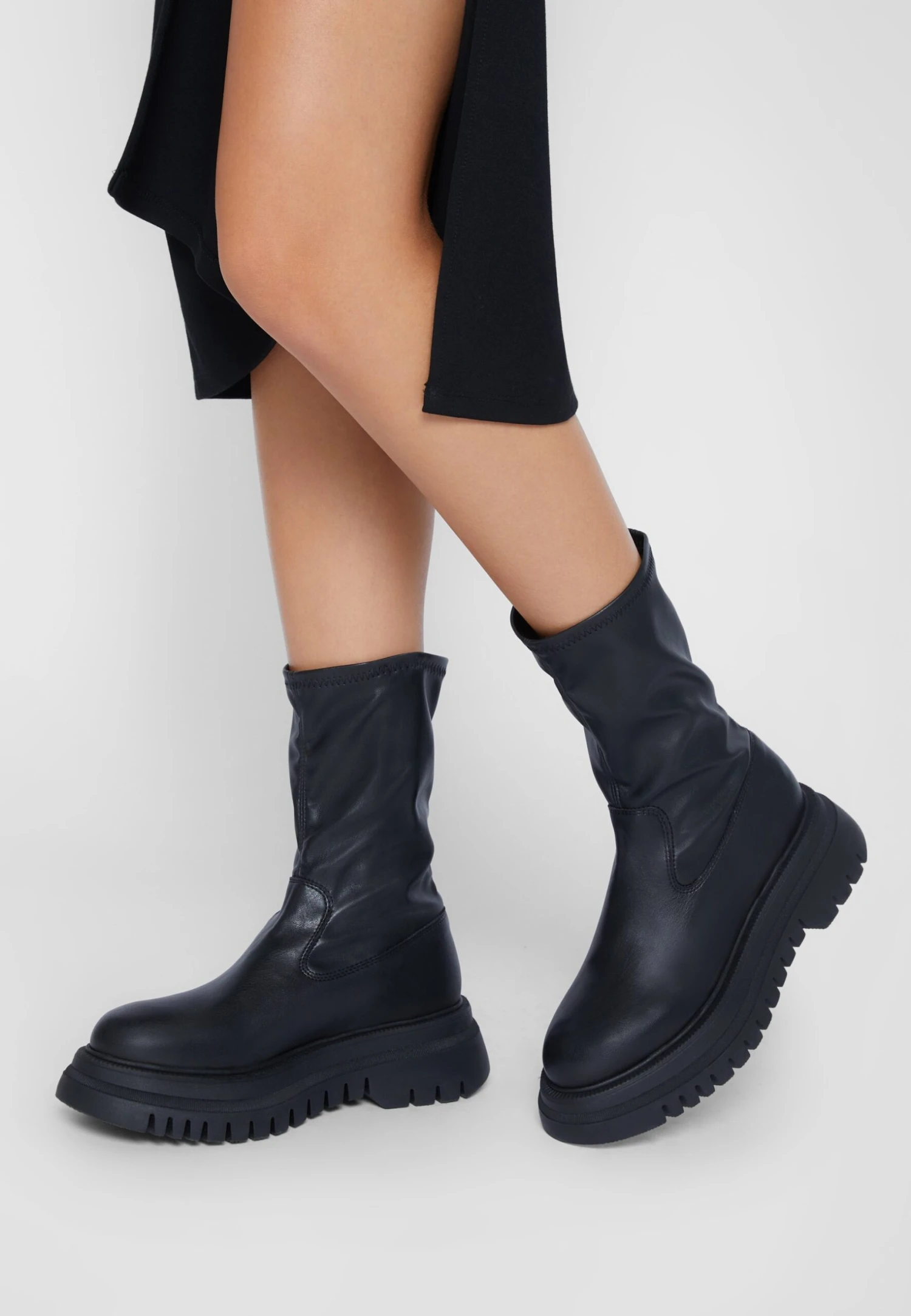 Pavement Halsey - Classic Ankle Boots - Black 6 Pavement Halsey - Classic Ankle Boots - Black - Image 4