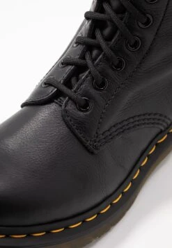 Dr. Martens Virginia - Lace-Up Boots -Clothing Category Store e19a6a4ff33747d79ba5a86f8f48ae52