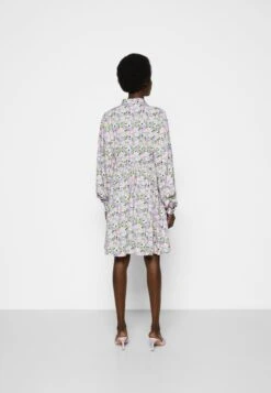 Selected Femme Judita Dress - Day Dress -Clothing Category Store e4228e9299f2438e9fe3fd6f94ecaade