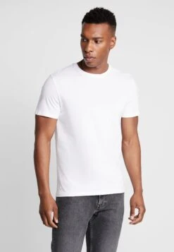 Pier One 3 Pack - Basic T-Shirt - White 9 Pier One 3 Pack - Basic T-Shirt - White -Clothing Category Store e50b2210dfa14aeebbb37ff387ca1259