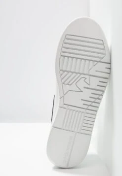 Emporio Armani Trainers - Optical White/Navy -Clothing Category Store f7ca78cea8264a049f7752f6b95ae9a6