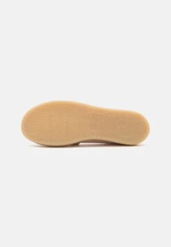 Clarks Barleigh Low - Trainers - Pale Peach -Clothing Category Store fa691900785a493b914dbfdb5403564d